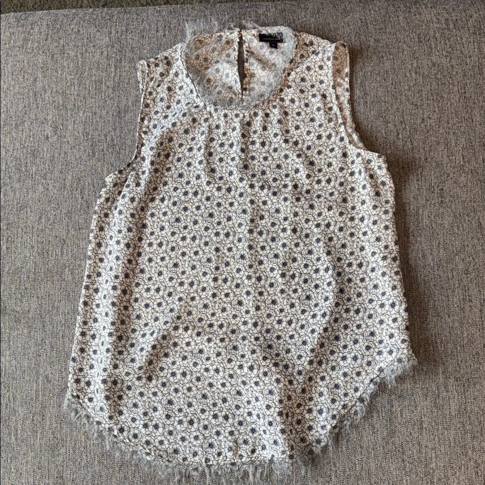 Who What Wear Floral Sleeveless Top Fringe Hem M